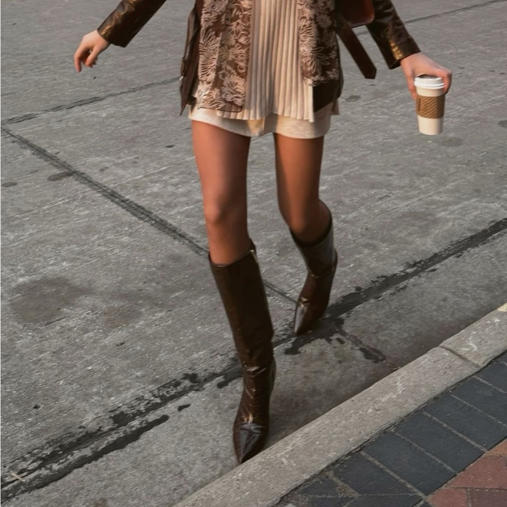 Chocolate brown crocodile boots for the Fall